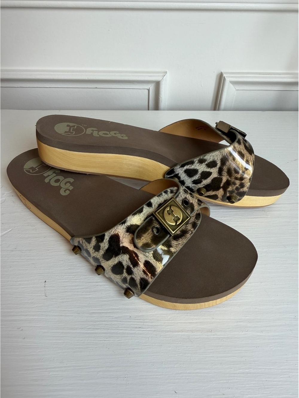 Flogg Women's Nikita Leopard Print Slide Platform. Size 8.5